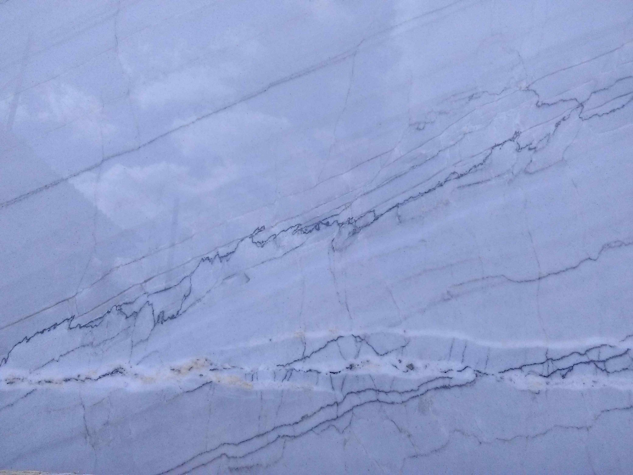 CUARCITA BLANCO NAGOYA - CasaMármol Honduras